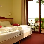 Seehotel Weit Варен