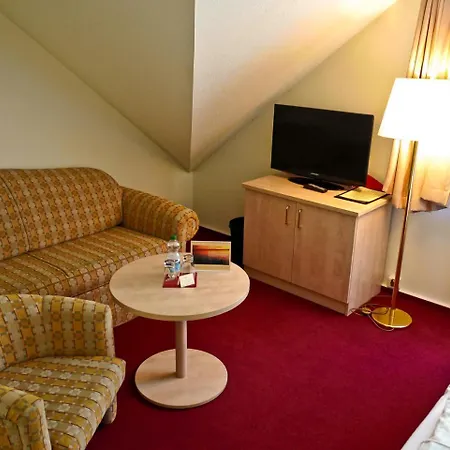 Seehotel Weit ホテル ヴァーレン