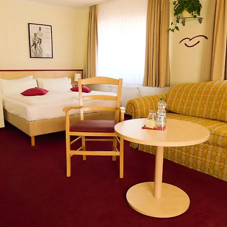 Seehotel Weit ホテル ヴァーレン