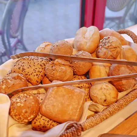 فندق Seehotel Weit 2*