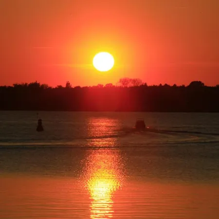 Seehotel Weit 2* فارين